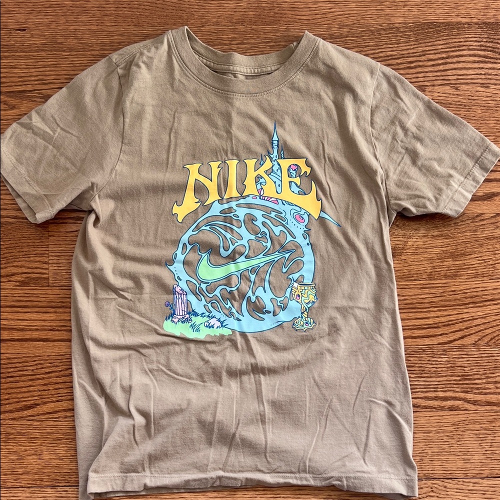 Nike Earth Graphic Tee in Tan